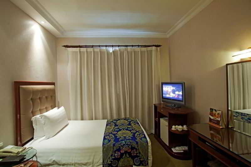 Chengdu Tibetan Hotel-Free Welcome Tibetan Tea Exterior photo
